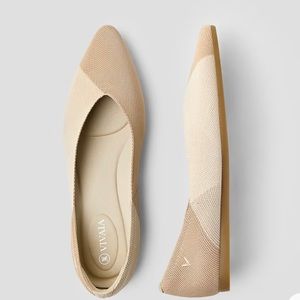 Vivala v cut pointed toe flats size 36.5